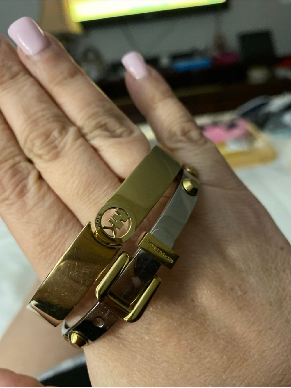 2 Michael Kors bracelet ankle